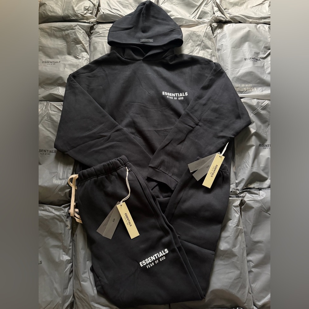 Fear of god essentials black fleece sets
